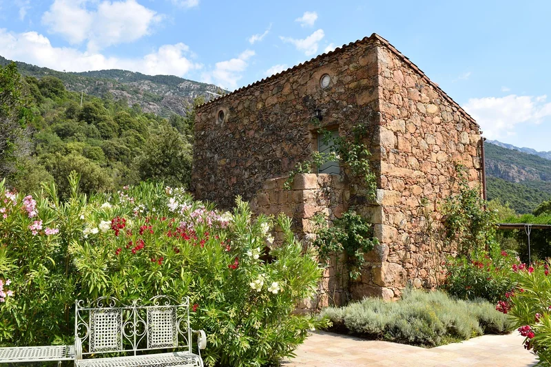 Comment choisir son assurance habitation en Corse